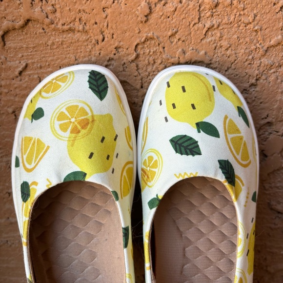Uin Lemon Print Slip On Canvas Shoes - Picture 5 of 7